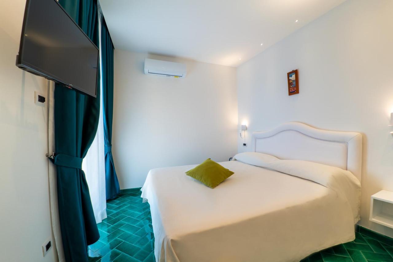 Hotel Villa Pandora Maiori Bagian luar foto