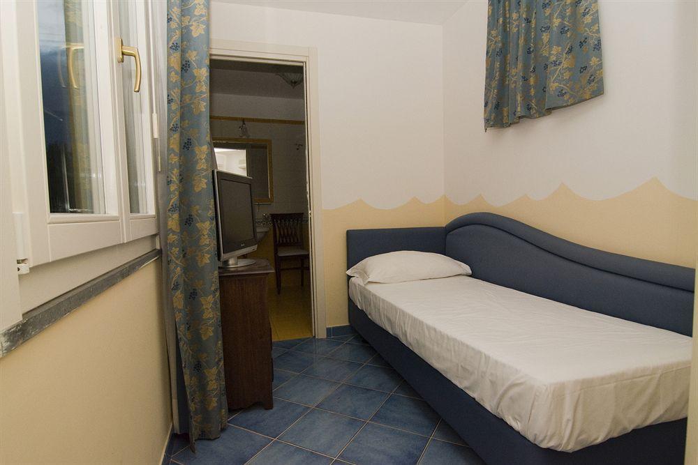 Hotel Villa Pandora Maiori Bagian luar foto