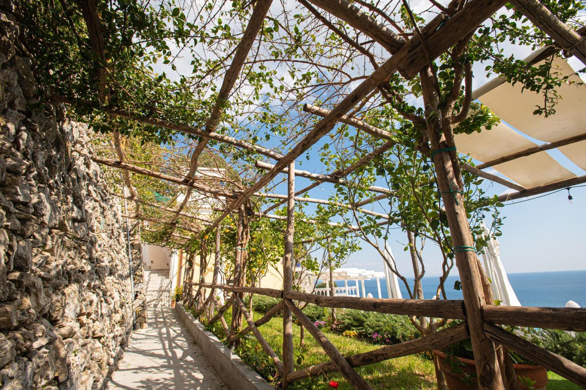 Hotel Villa Pandora Maiori Bagian luar foto